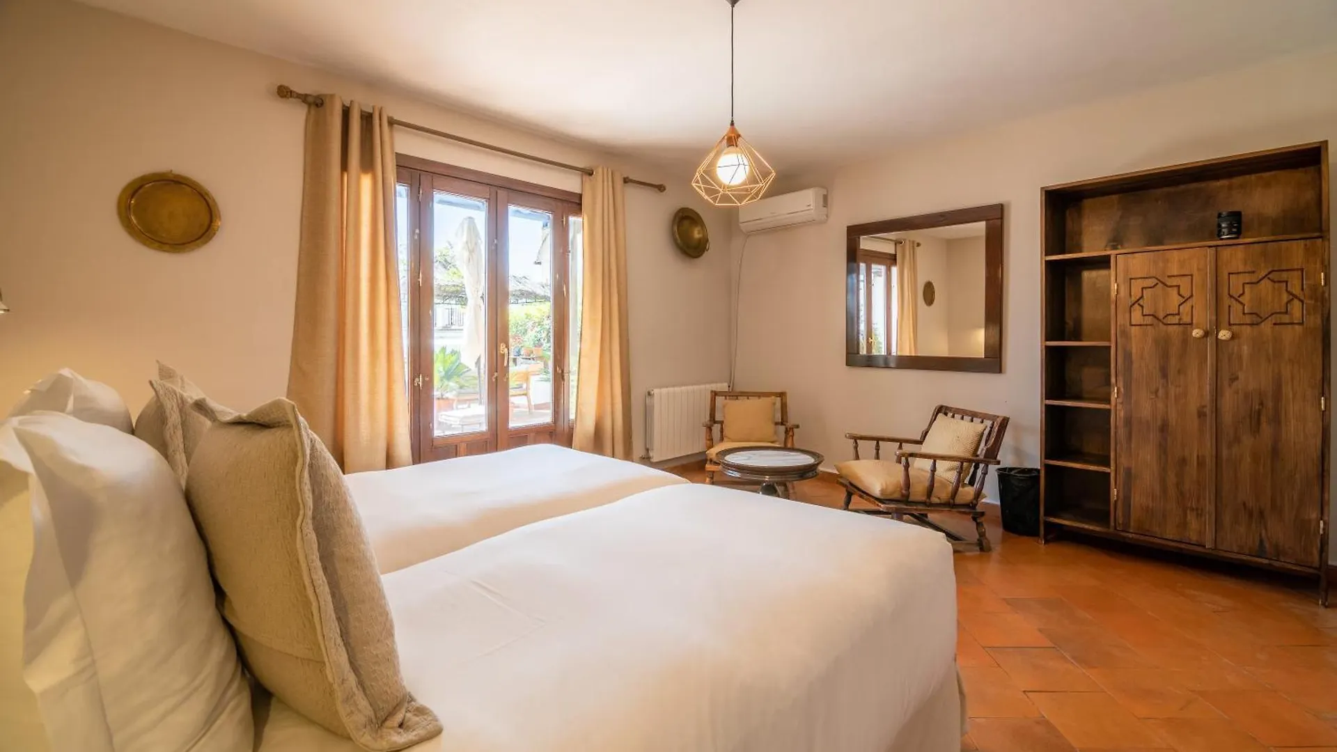 Casa Bombo Bed and Breakfast Granada 3*,  Spanien