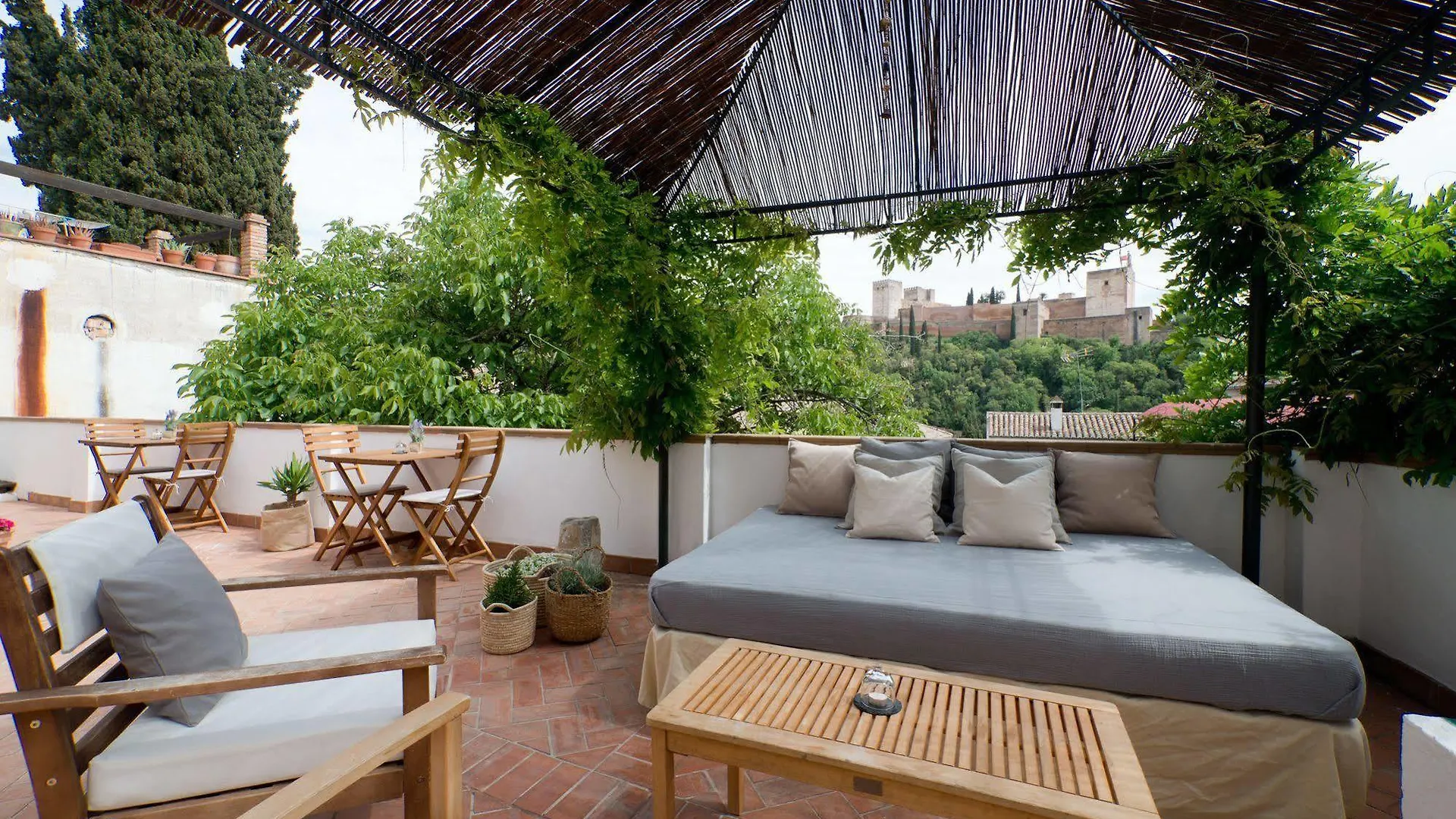 Casa Bombo Bed & Breakfast Granada 3*,  Spain