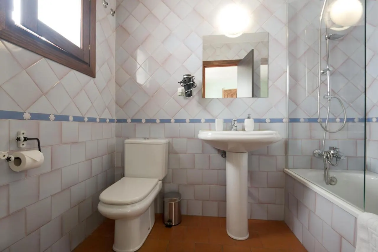 Casa Bombo Bed and Breakfast Granada Bed & Breakfast