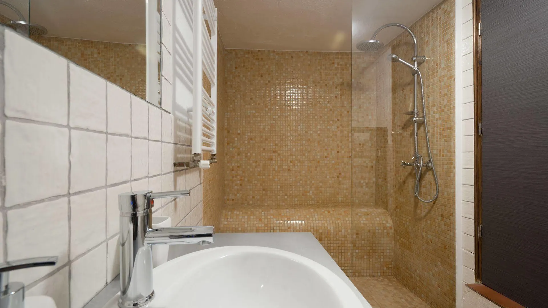Casa Bombo Bed and Breakfast Granada